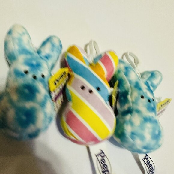 PEEPS Plush Easter Bunny 4" Backpack Bag Clip Stripes & Tiedye Keychain Lot Of 3 - Picture 2 of 5